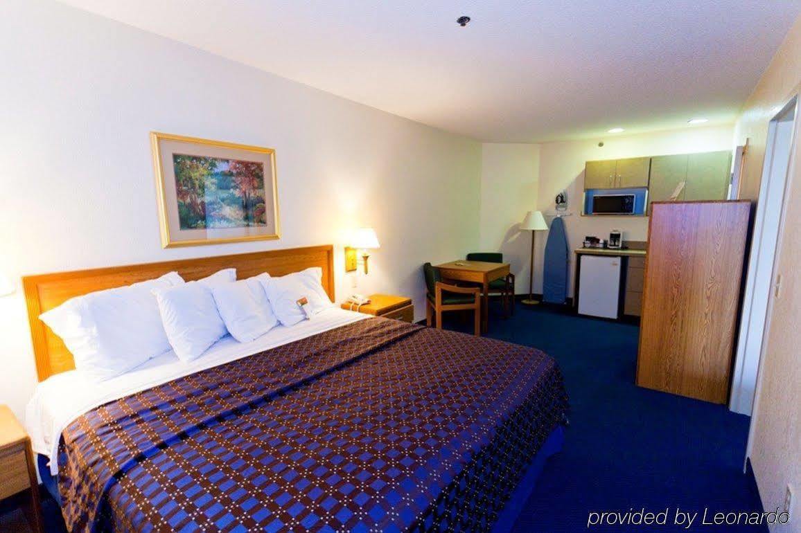 Red Roof Inn Clyde Esterno foto